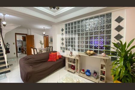 Sala de Estar de casa para alugar com 4 quartos, 187m² em Jardim da Gloria, São Paulo