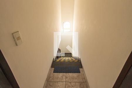 Escada de casa para alugar com 2 quartos, 200m² em Campo Grande, Rio de Janeiro