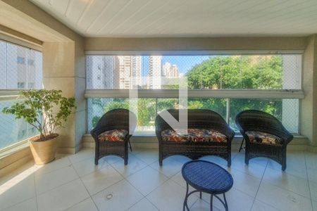 Apartamento para alugar com 149m², 3 quartos e 2 vagas Apartamento para alugar com 149m², 3 quartos e 2 vagasVaranda