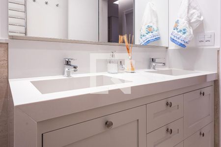 Apartamento à venda com 200m², 3 quartos e 1 vagaBanheiro 1