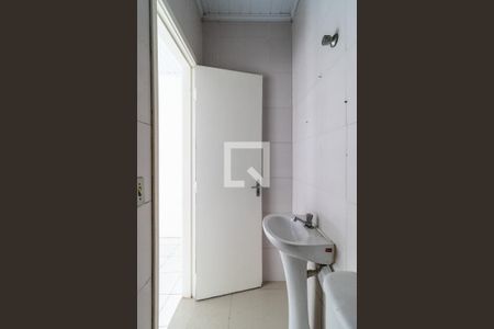Banheiro de kitnet/studio para alugar com 1 quarto, 22m² em Bom Retiro, São Paulo
