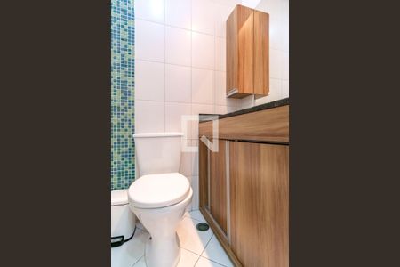 Apartamento à venda com 66m², 2 quartos e 1 vaga Apartamento à venda com 66m², 2 quartos e 1 vagaBanheiro Social