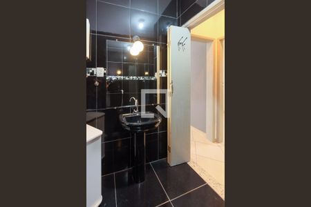 Apartamento à venda com 63m², 2 quartos e sem vaga Apartamento à venda com 63m², 2 quartos e sem vagaBanheiro Corredor