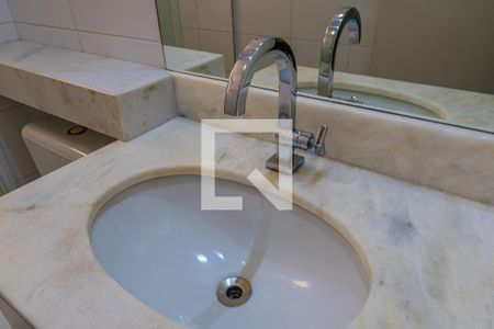 Apartamento à venda com 74m², 3 quartos e 2 vagasBanheiro da Suíte 