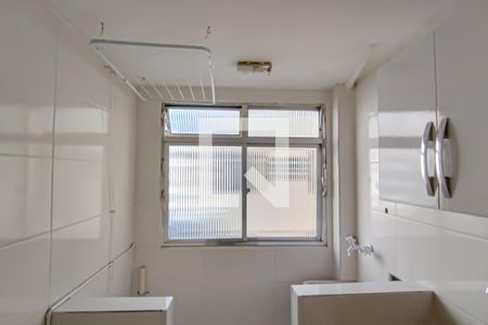 Apartamento à venda com 30m², 1 quarto e 1 vaga Apartamento à venda com 30m², 1 quarto e 1 vagaCozinha e Área de Serviço