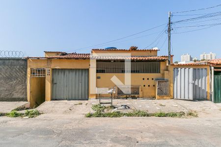 Casa para alugar com 51m², 2 quartos e sem vagaFachada