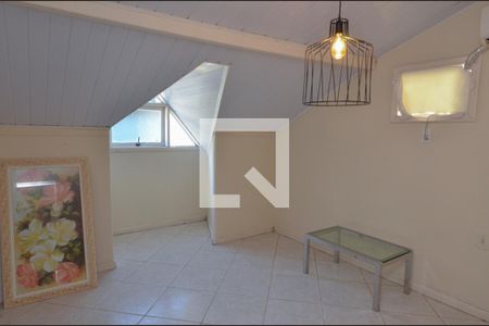 Casa de condomínio à venda com 160m², 6 quartos e 2 vagas Sótão - quarto 2