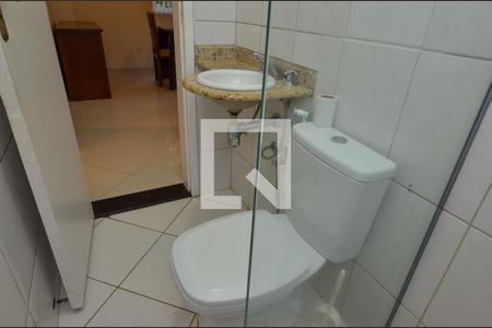 Casa de condomínio à venda com 160m², 6 quartos e 2 vagasBanheiro 1