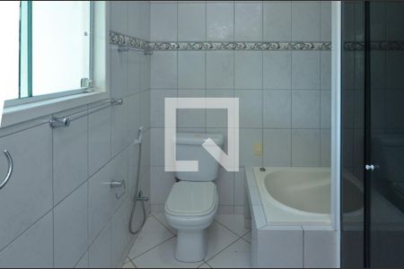 Casa de condomínio à venda com 160m², 6 quartos e 2 vagasBanheiro da Suíte