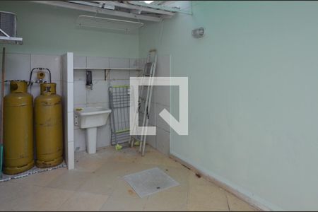 Casa de condomínio à venda com 160m², 6 quartos e 2 vagasÁrea de serviço