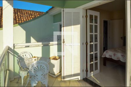 Casa de condomínio à venda com 160m², 6 quartos e 2 vagasSuite - varanda