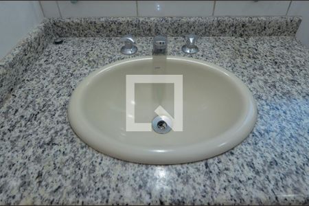 Casa de condomínio à venda com 160m², 6 quartos e 2 vagasBanheiro da Suíte