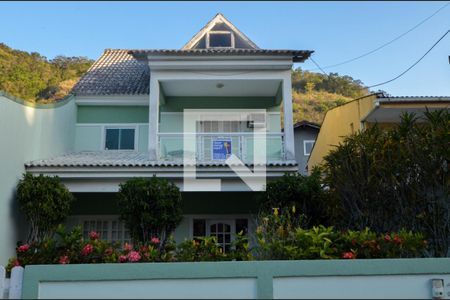 Casa de condomínio à venda com 160m², 6 quartos e 2 vagasDetalhe