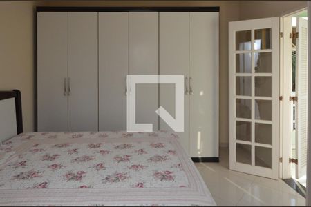 Casa de condomínio à venda com 160m², 6 quartos e 2 vagasSuite