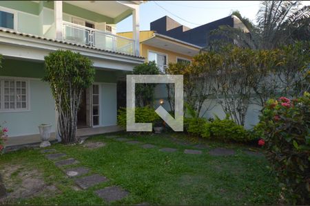 Casa de condomínio à venda com 160m², 6 quartos e 2 vagasÁrea externa