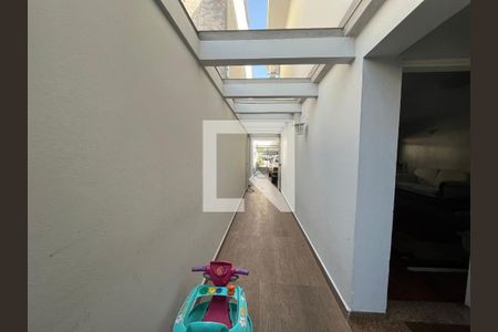 Casa à venda com 270m², 3 quartos e 2 vagasCorredor Externo