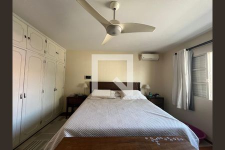 Casa à venda com 270m², 3 quartos e 2 vagasSuíte