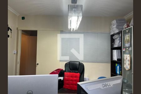 Casa à venda com 270m², 3 quartos e 2 vagasEscritório