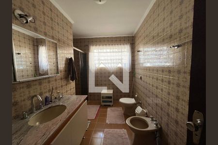 Casa à venda com 270m², 3 quartos e 2 vagasBanheiro da Suíte