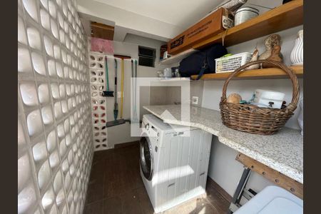 Casa à venda com 270m², 3 quartos e 2 vagasLavanderia