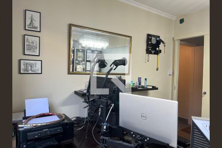 Casa à venda com 270m², 3 quartos e 2 vagasEscritório