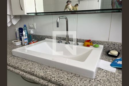 Casa à venda com 270m², 3 quartos e 2 vagasBanheiro Social