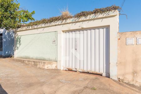 Casa à venda com 194m², 3 quartos e 3 vagasFachada
