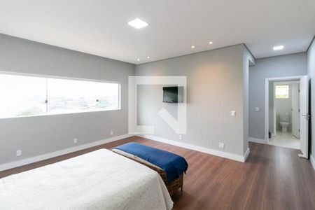 Casa de condomínio à venda com 810m², 4 quartos e 4 vagas Casa de condomínio à venda com 810m², 4 quartos e 4 vagasQuarto Suíte