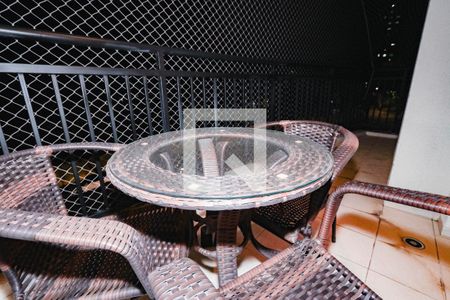 Apartamento para alugar com 60m², 2 quartos e 1 vagaVaranda