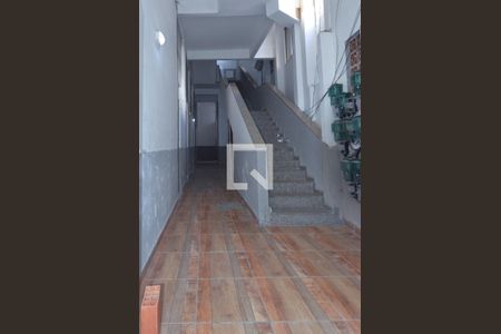 Escada de kitnet/studio para alugar com 1 quarto, 35m² em Recreio dos Bandeirantes, Rio de Janeiro