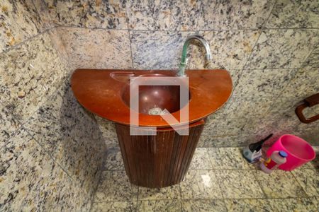 Casa à venda com 250m², 3 quartos e 2 vagasBanheiro