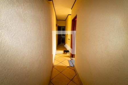 Casa à venda com 250m², 3 quartos e 2 vagasCorredor