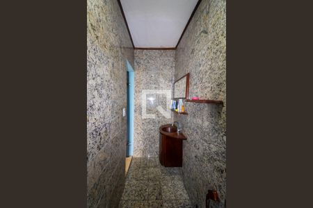 Casa à venda com 250m², 3 quartos e 2 vagasBanheiro