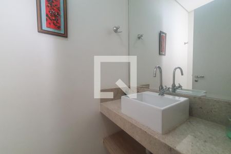 Casa para alugar com 219m², 4 quartos e 4 vagasBanheiro 1