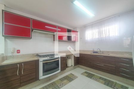 Casa para alugar com 219m², 4 quartos e 4 vagasCozinha