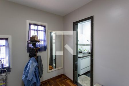 Casa à venda com 300m², 5 quartos e 5 vagas Casa à venda com 300m², 5 quartos e 5 vagasCloset da suíte