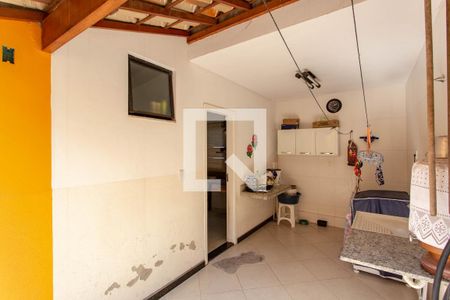 Casa à venda com 300m², 5 quartos e 5 vagas Casa à venda com 300m², 5 quartos e 5 vagasÁrea de Serviço