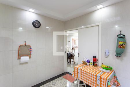 Casa à venda com 300m², 5 quartos e 5 vagas Casa à venda com 300m², 5 quartos e 5 vagasCozinha