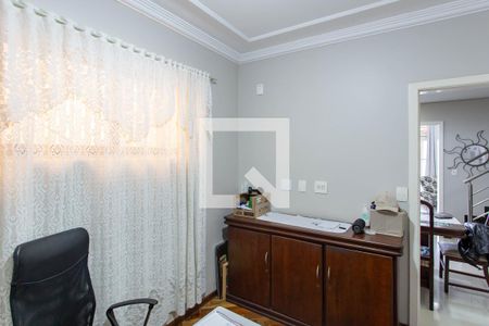 Casa à venda com 300m², 5 quartos e 5 vagas Casa à venda com 300m², 5 quartos e 5 vagasEscritório