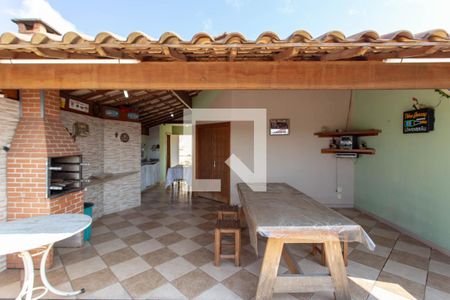 Casa à venda com 300m², 5 quartos e 5 vagas Casa à venda com 300m², 5 quartos e 5 vagasEspaço Gourmet