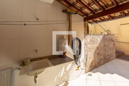 Casa à venda com 300m², 5 quartos e 5 vagas Casa à venda com 300m², 5 quartos e 5 vagasÁrea de Serviço