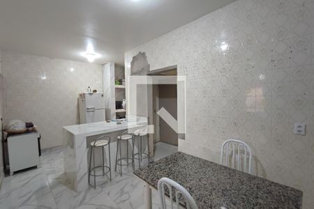 Casa à venda com 330m², 4 quartos e 1 vagaCozinha e Copa