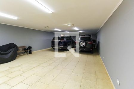 Casa à venda com 300m², 4 quartos e 4 vagasGaragem