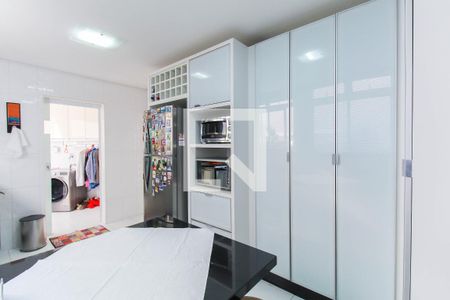 Casa à venda com 300m², 4 quartos e 4 vagasCozinha