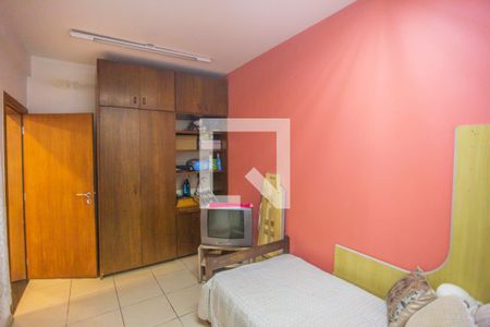 Casa à venda com 675m², 5 quartos e 8 vagas Casa à venda com 675m², 5 quartos e 8 vagasQuarto de Serviço