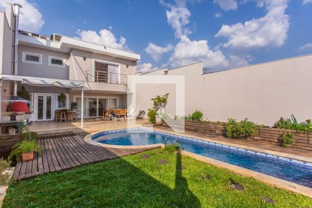 Casa à venda com 675m², 5 quartos e 8 vagas Casa à venda com 675m², 5 quartos e 8 vagasPiscina