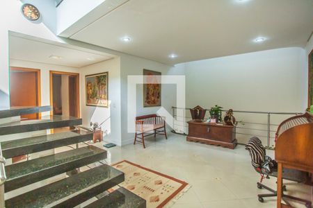 Casa à venda com 675m², 5 quartos e 8 vagas Casa à venda com 675m², 5 quartos e 8 vagasHall
