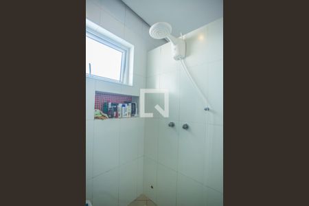 Casa à venda com 675m², 5 quartos e 8 vagas Casa à venda com 675m², 5 quartos e 8 vagasBanheiro Suíte