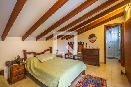 Casa à venda com 675m², 5 quartos e 8 vagas Casa à venda com 675m², 5 quartos e 8 vagasSuíte 4