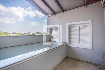 Casa à venda com 675m², 5 quartos e 8 vagas Casa à venda com 675m², 5 quartos e 8 vagasVaranda